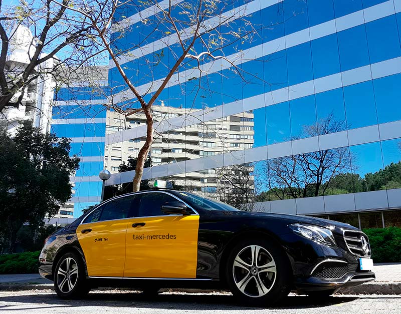 Taxi Mercedes Limousine 